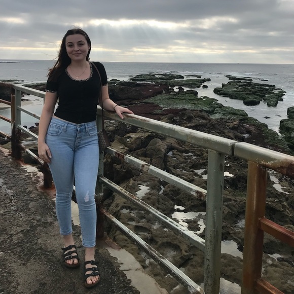 Meet your Posher, Ashley - Picture 1 of 2